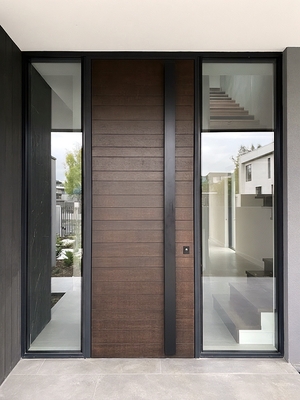 Входная группа с бугельной ручкой Входная группа с бугельной ручкой